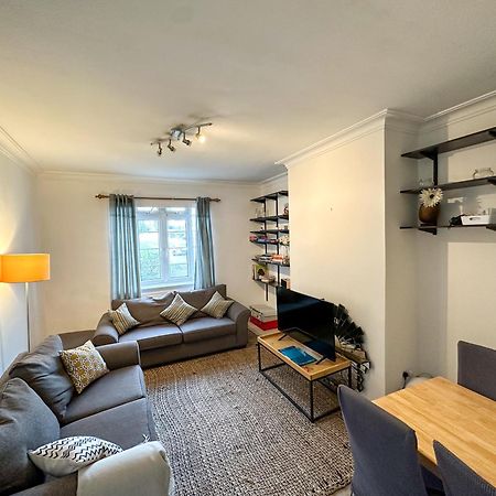 Appartamento 2 Bed Flat - Short Walk From Brent Cross Station Hendon Esterno foto